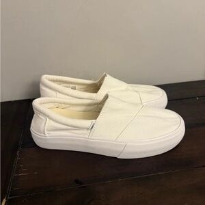 Toms Women's White Canvas Slip-On Sneakers